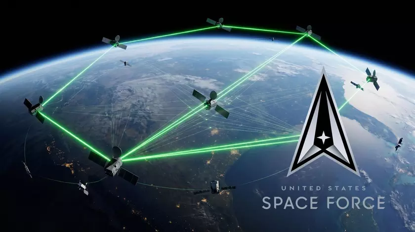 Военные спутники SpaceX Starshield в космосе