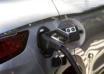 Гибридная ложь: почему реальные выбросы plug-in авто в пять раз выше обещанных