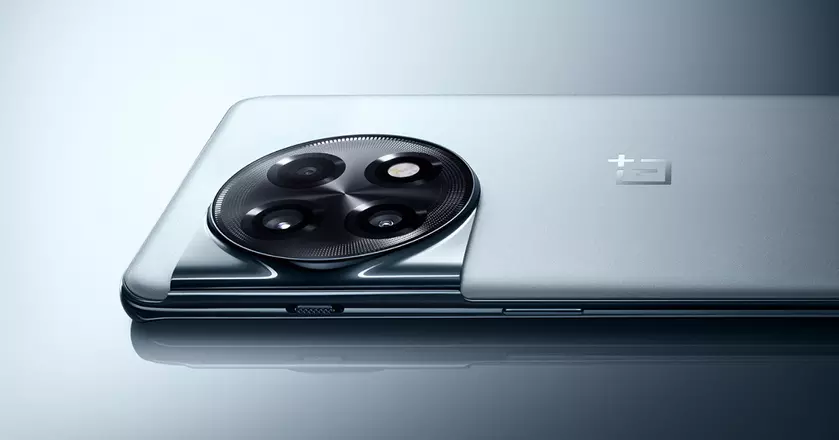 OnePlus Ace 2 Pro получит улучшенный дисплей Q9+ OLED с частотой кадров 120 Гц, 10-битной глубиной цвета и HDR10+