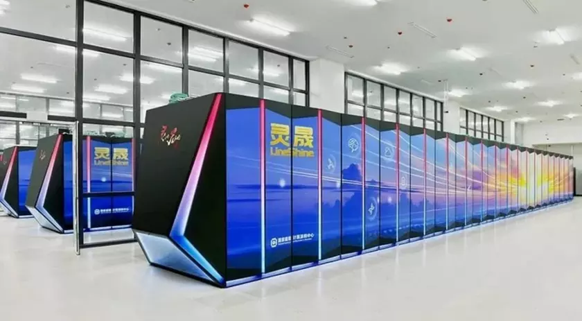 Заглянем внутрь LineShine: Фото одного из самых мощных суперкомпьютеров мира