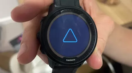 Користувачі годинників Garmin повідомляють про баг в оновленні, через який пристрої зависають на "синьому трикутнику"