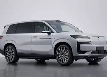 Denza N9 Flash Charge Edition: 912 л.с. и «крабовая походка» для китайской роскоши