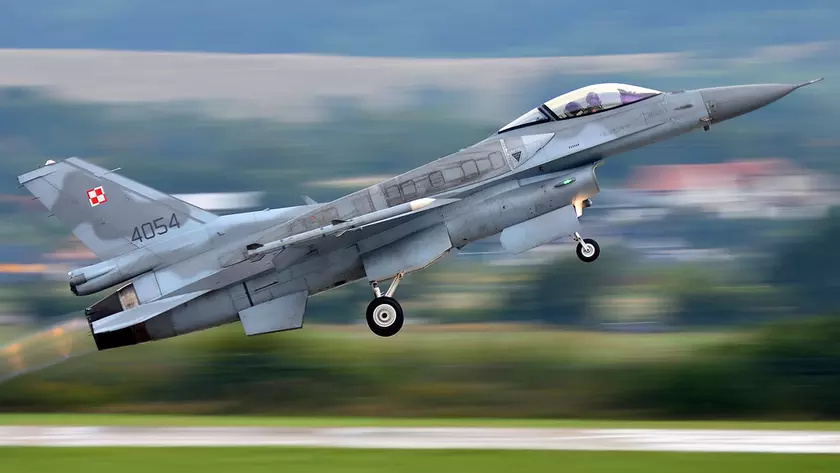 Польша заплатит $51 млн компании Elbit Systems за тренажёр для пилотов истребителей F-16 Block 52+