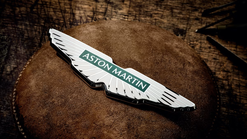 Эволюция: Разбираем историю логотипа Aston Martin
