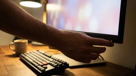 Best Monitors with Built-In Speakers (Cart-Worthy)