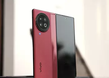 A video of the unboxing of the vivo X Fold 2 smartphone: two displays, Zeiss camera and red has surfaced online