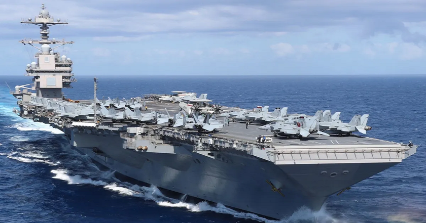 США отправили в Англию самый большой в мире атомный авианосец USS Gerald R. Ford стоимостью $13 млрд с десятками истребителей F/A-18 Hornet