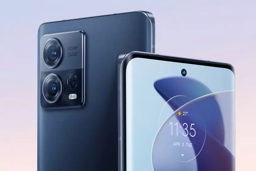 Moto S30 Pro: чип Snapdragon 888+, изогнутый дисплей на 144 Гц и быстрая зарядка на 68 Вт за $326