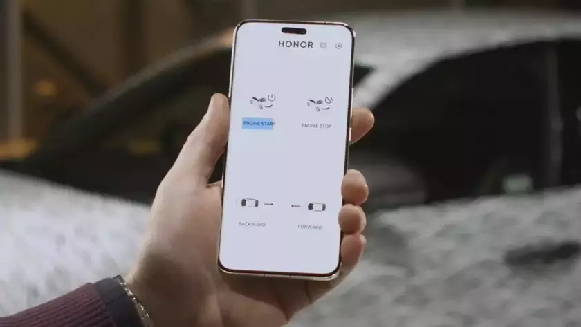 Смартфон Honor Magic 6 Pro позволяет удаленно управлять автомобилем взглядом