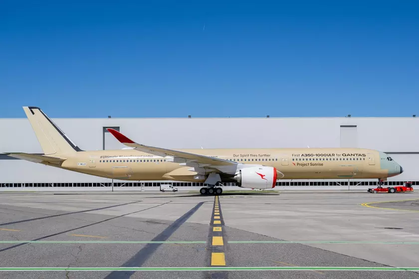 Испытательный полет Airbus A350-1000ULR над Тулузой
