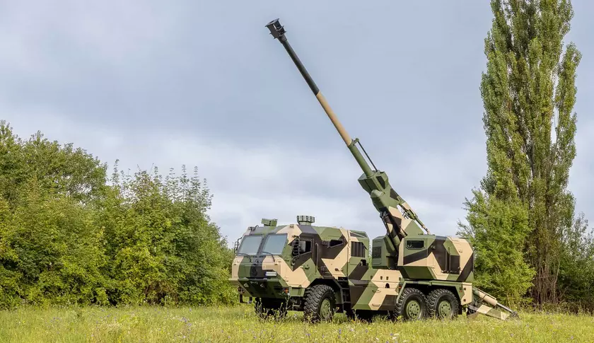 Словакия представила самоходную 155-мм гаубицу BIA на шасси Tatra с запасом хода до 600 км и дальностью ведения огня более 50 км