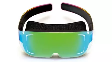 Sharp показала прототип VR-гарнітури з роздільною здатністю 2K на око та частотою кадрів 120 Гц
