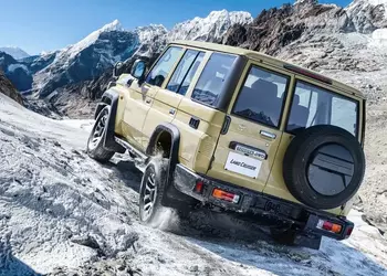 Toyota на вершине: почему японский гигант сокращает модельный ряд несмотря на рекорды