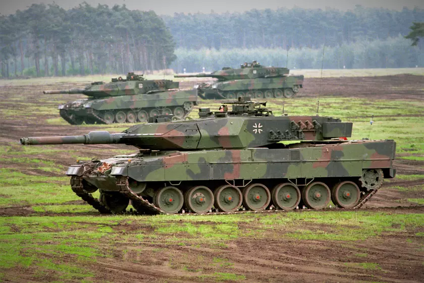 Олаф Шольц не одобряет продажу Украине танков Leopard 2A7, Leopard 1 и БМП Marder, несмотря на два контракта стоимостью почти €2 млрд