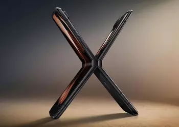 Lenovo shows a video teaser of the Motorola Razr 2023 clamshell with dual camera and larger external display