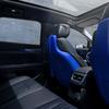 2026 Cadillac Optiq V у синіх тонах
