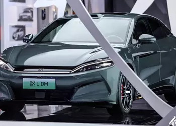 Электроседан BYD Han L можно будет заряжать двумя кабелями одновременно