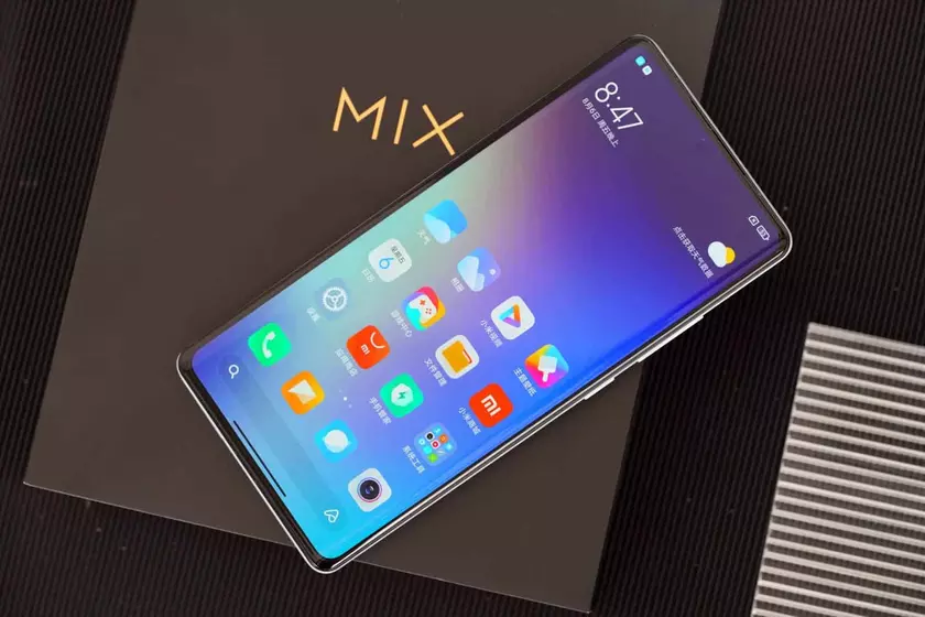 Чип Surge C2, 50-МП камера на базе Sony IMX800, АКБ ёмкостью 4600 мА*ч, 120-Вт зарядка и подэкранный фронтальный модуль – стали известны характеристики Xiaomi MIX 5