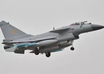 Пакистанский J-10C китайского производства сбил два индийских истребителя в воздушном бою