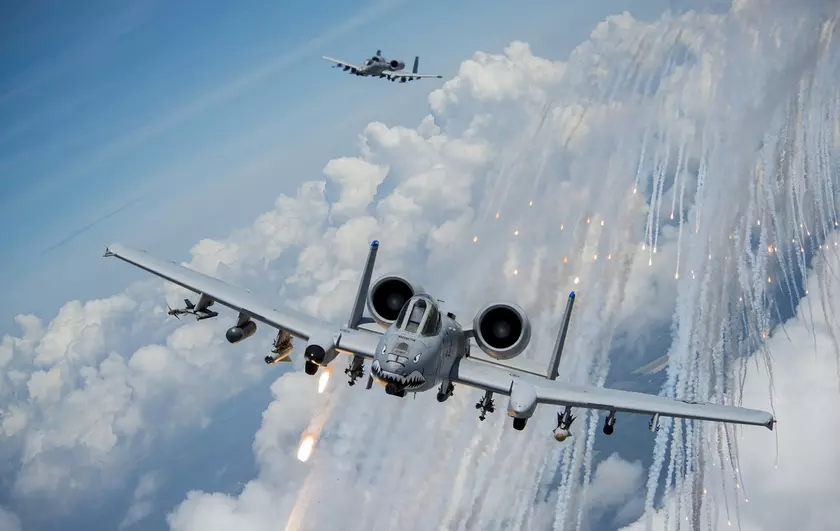 ВВС США снимут с вооружения 42 легендарных штурмовика A-10 Thunderbolt II в 2024 году