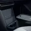 Микрофибровый интерьер и желтые ремни безопасности в Lynk & Co 02