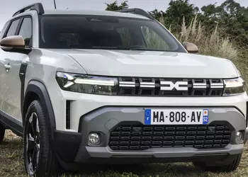 Слухи: Dacia Duster получит 155-сильный гибрид и электрический полный привод