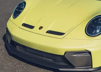 Porsche 911 не станет электрокаром: почему в Цуффенхаузене не торопятся выбрасывать поршни