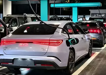 BYD научит батареи «думать» наперед: зачем электромобилям прогноз маршрута