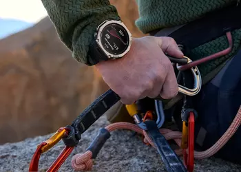 Amazfit выпустила флагманские смарт-часы T‑Rex Ultra 2 с титановым корпусом, автономностью до 30 дней и ярким AMOLED-экраном