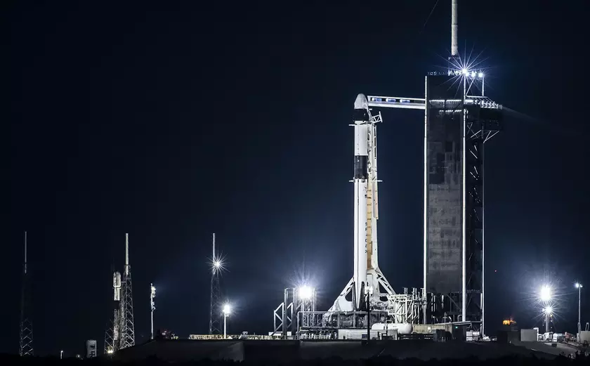 SpaceX запустила на орбиту 22 спутника нового поколения Starlink V2 mini