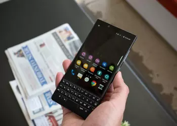 BlackBerry KEY2 LE на новых рендерах: двойная камера, разъём для наушников и порт USB-C