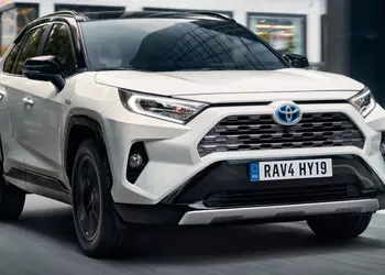 Toyota RAV4 лишил Tesla Model Y титула самого продаваемого автомобиля в мире