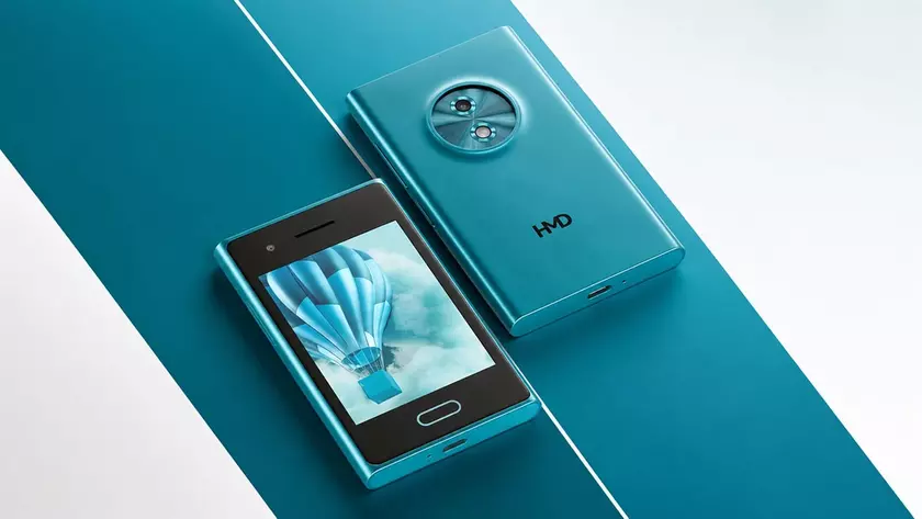 Смартфон HMD Touch AI в ярких цветах