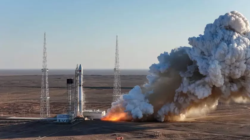 Старт ракеты Long March 12B
