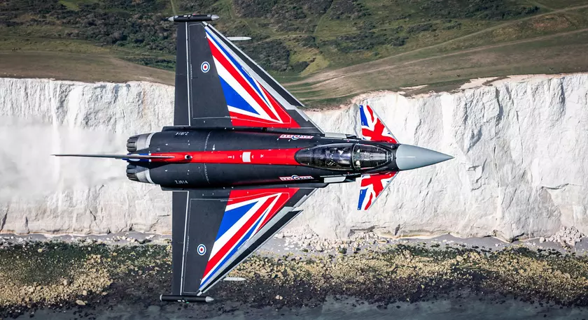 Британские истребители Eurofighter Typhoon защищают от россиян гражданские суда, которые транспортируют украинское зерно в Чёрном море