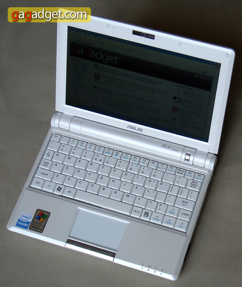 eee900_open.jpg