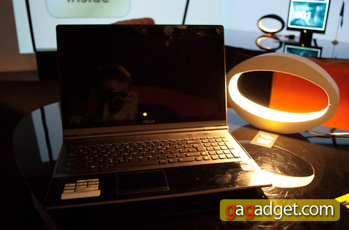 asus_ux50v_01.jpg