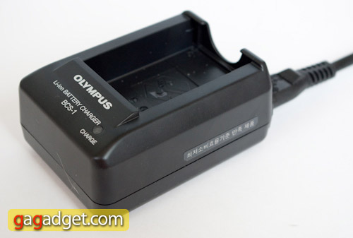olympus_e620_charger.jpg