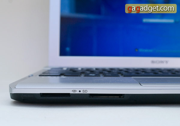 vaio_y_cardreader.jpg