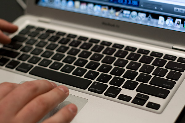 macbook_air.jpg