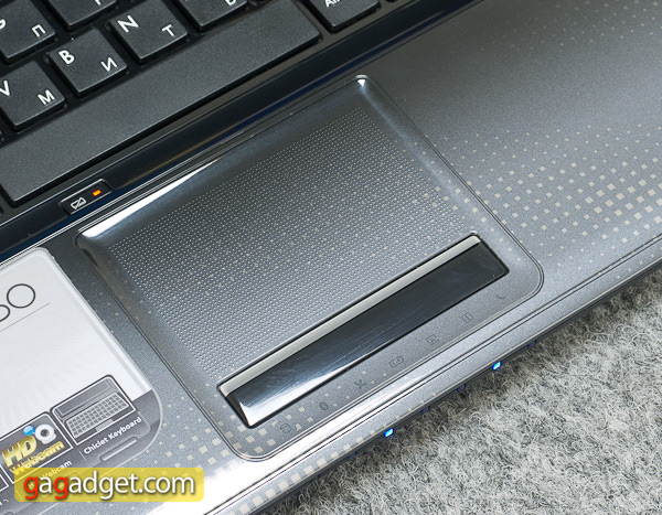 msi_cr650_touchpad.jpg