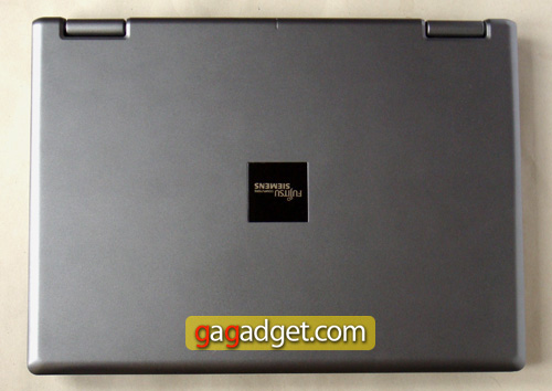 fs_esprimo_m9400_top_closed.jpg