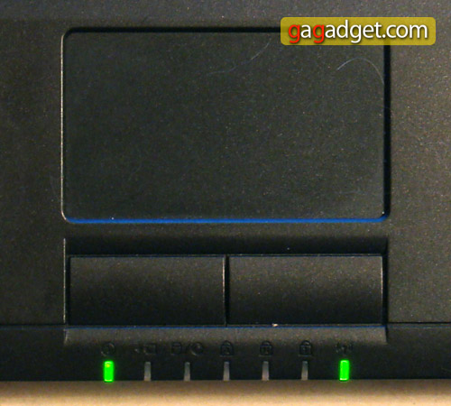 fs_esprimo_m9400_touchpad.jpg