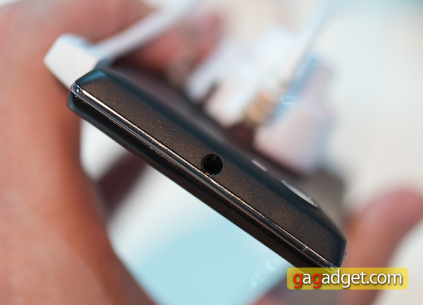 xperia_j-5.jpg