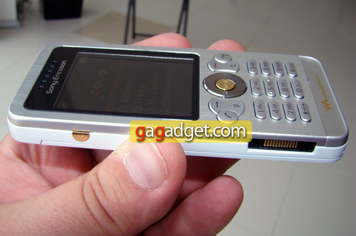 SonyEricssonW302_1.jpg