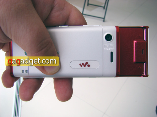 SonyEricssonW595_1.jpg