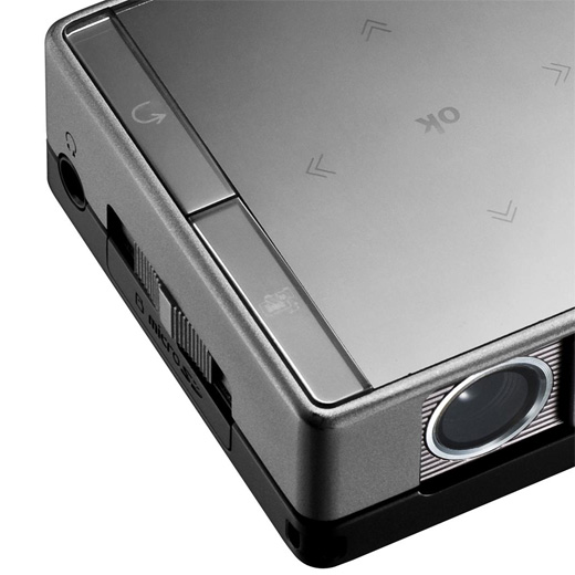 SamsungMBP200Pico_2.jpg