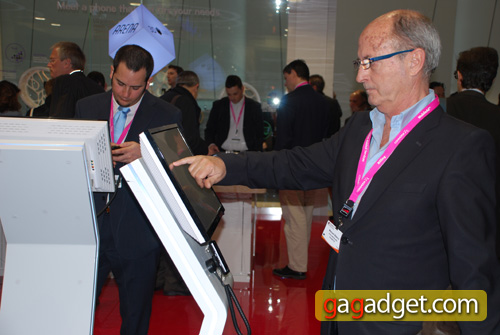 LG_Stand9.jpg