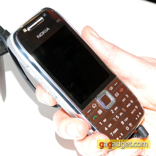 NokiaE75_1_0.jpg