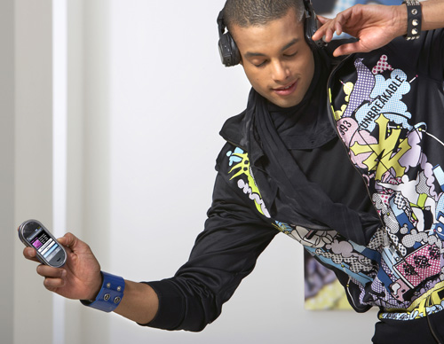 SamsungBEATDJ_M7600_3.jpg